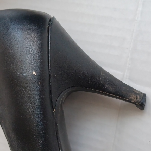 4/$30 Black Vintage Heels - Size 8.5 M - Picture 11 of 12